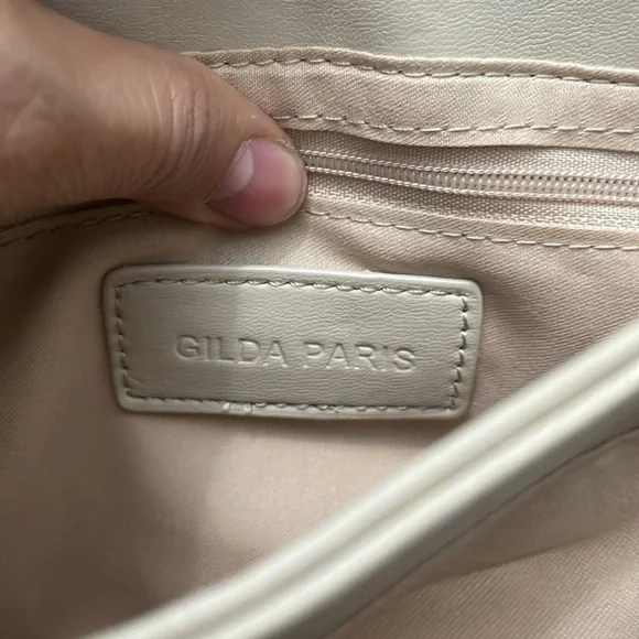 GILDA PARIS Quilted Crossbody Bag - Picture 5 of 8